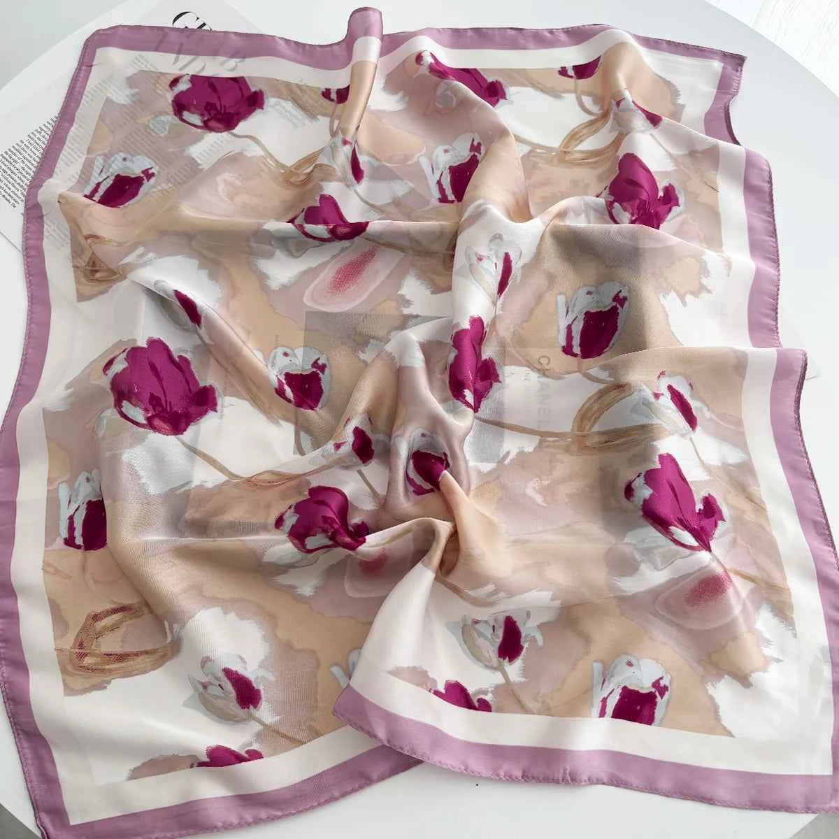 Écharpe Carrée Satin Doux