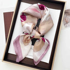 Écharpe Carrée Satin Doux